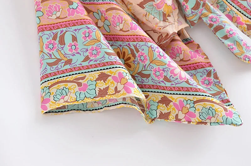 Boho Queens Vintage  Floral Print Sashes Short  Kimono Women New Fashion V Neck Batwing Sleeves Ladies Beach Robe Cover-ups
