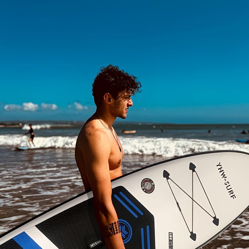 Aufblasbares Stehpaddel-Set für Wassersport und Surfen – inklusive Luftpumpe, Paddel, Leine, Rucksack, Finnenkasten und Wartungswerkzeugen.