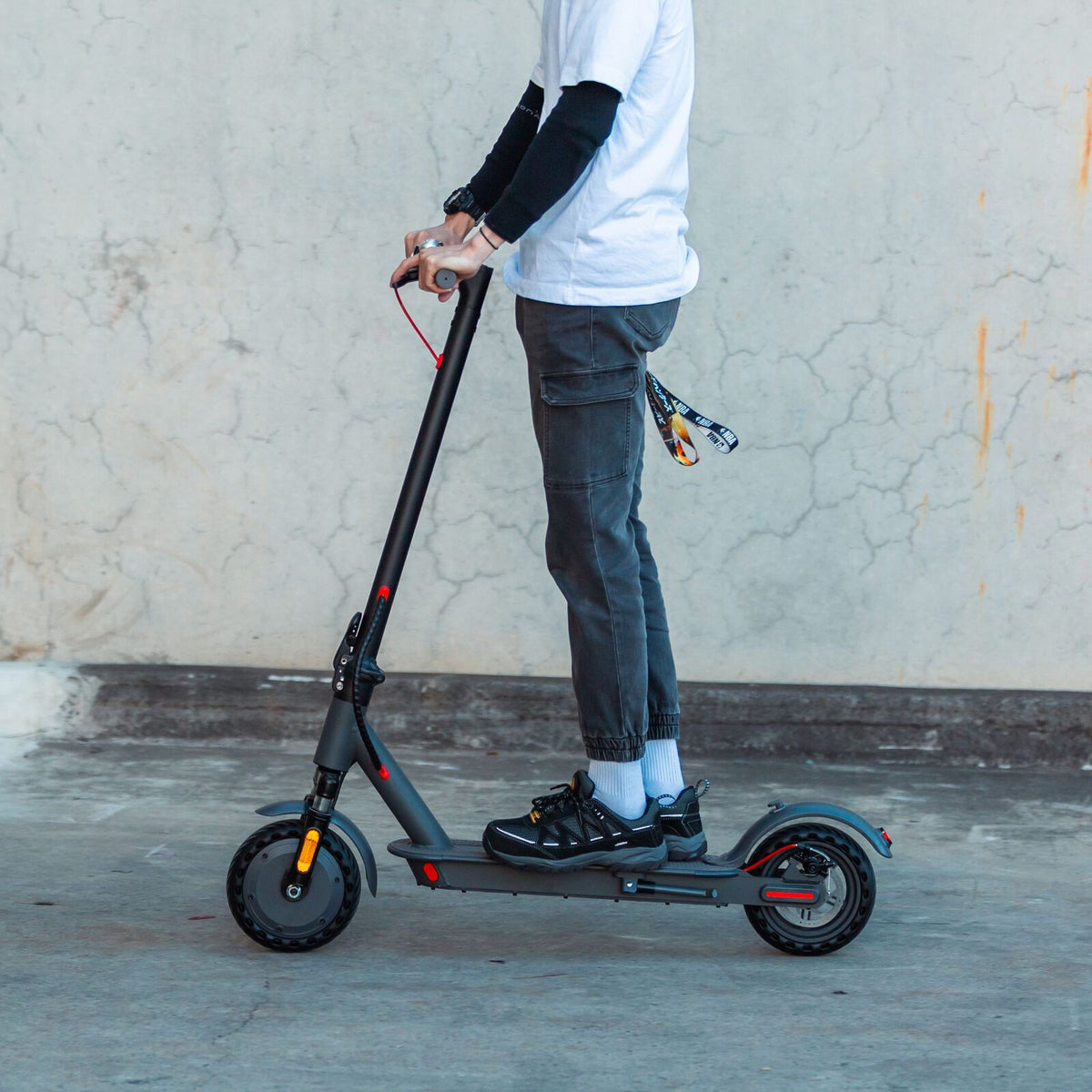Electric Scooter, 350W Motor, 8.5 inch  Tyres, Front Suspension, Smart App, Foldable, 25kph