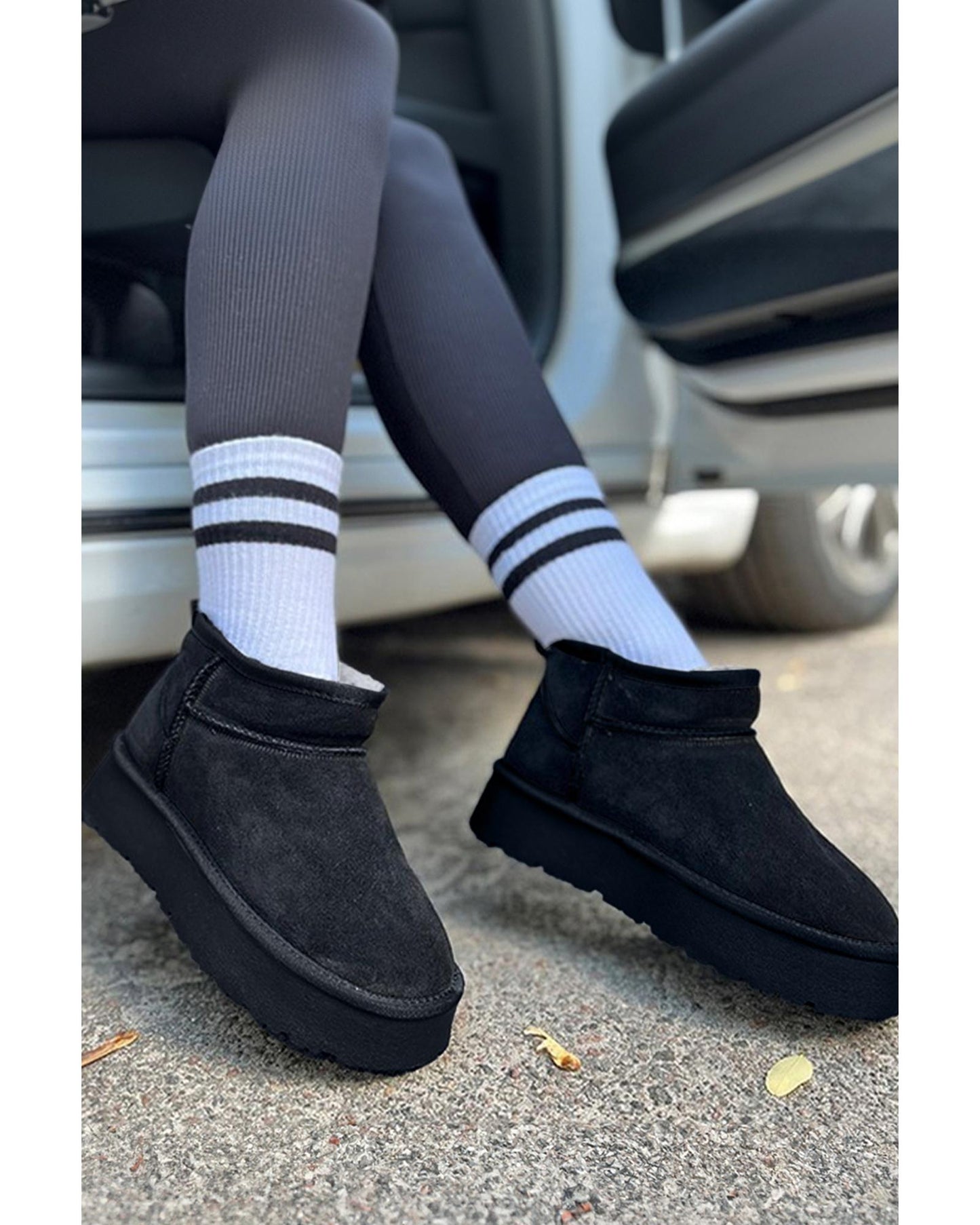 Black Faux Fur Lined Suede Ankle Snow Boots - 37 EU