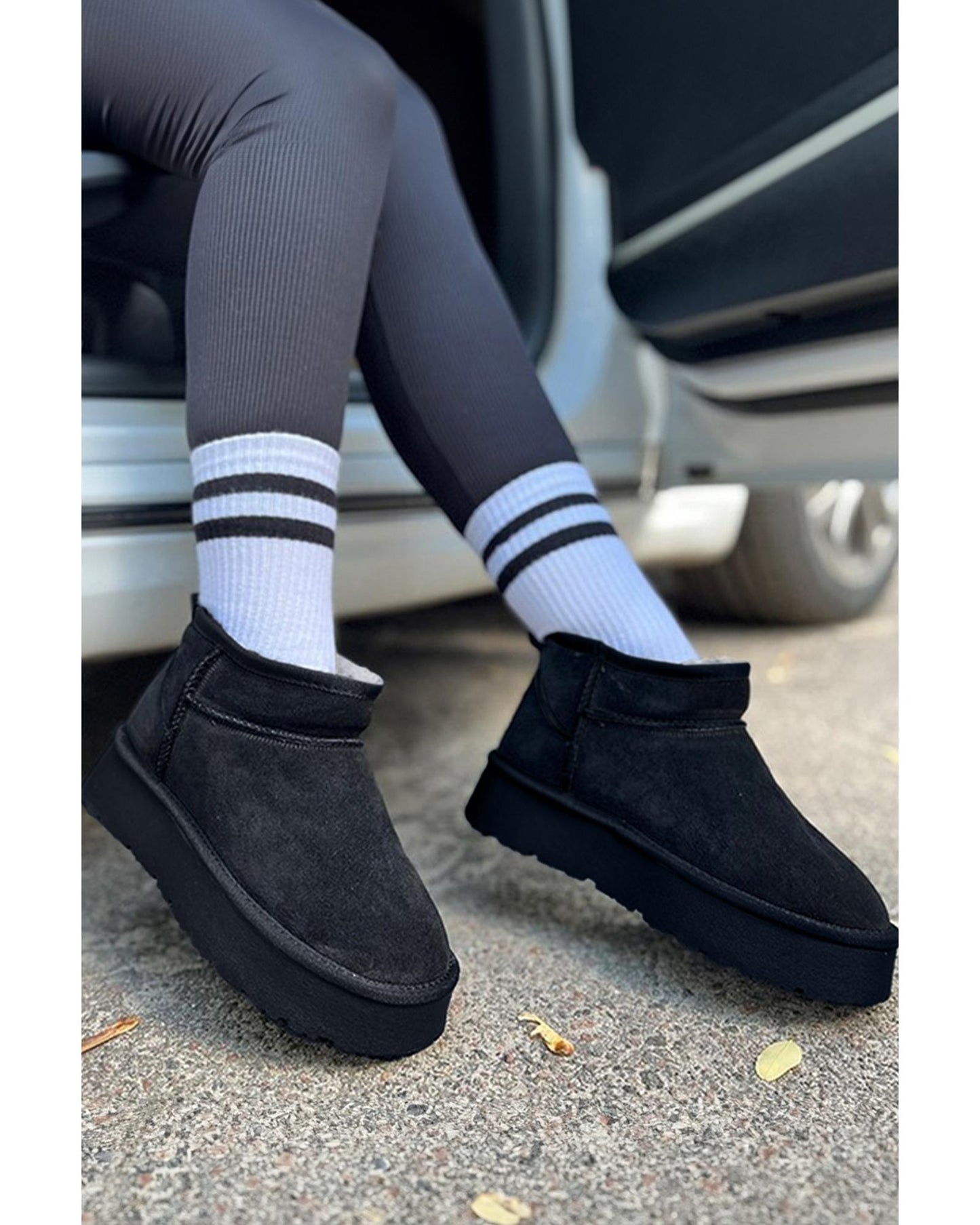 Black Faux Fur Lined Suede Ankle Snow Boots - 38 EU