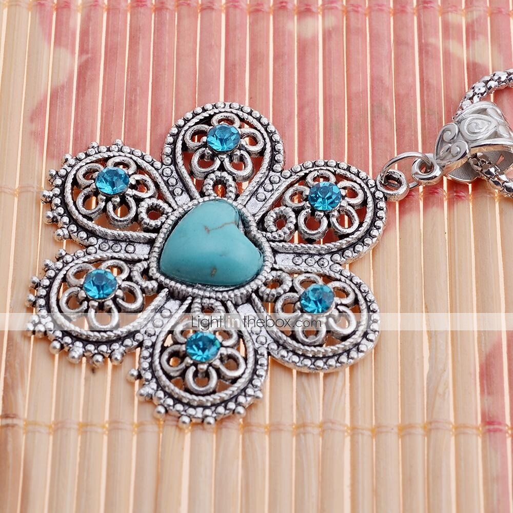 Lureme®Vintage Turquoise Rhinestone Six Leaves Flower Pendant Necklace